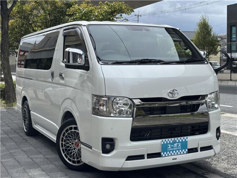 TOYOTA HIACE
