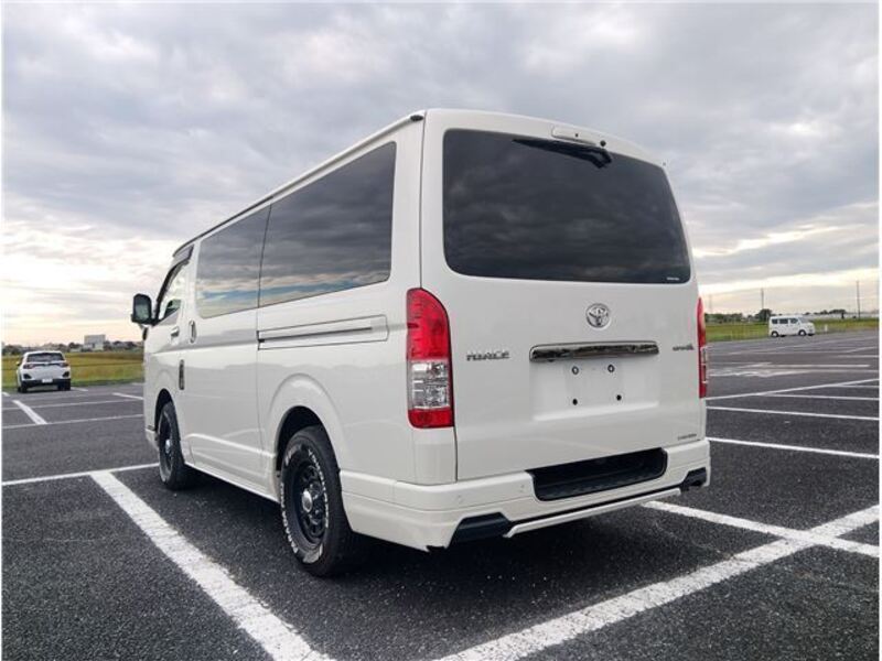 HIACE VAN