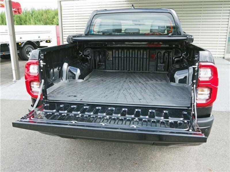 HILUX