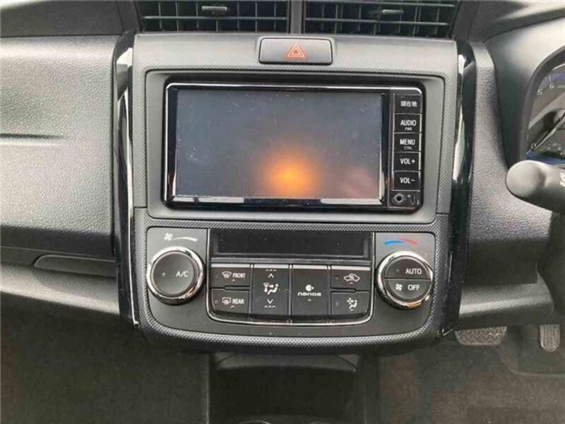 COROLLA AXIO