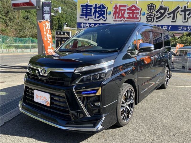 TOYOTA VOXY