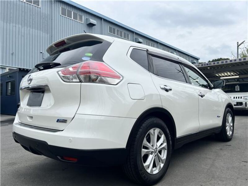 X-TRAIL