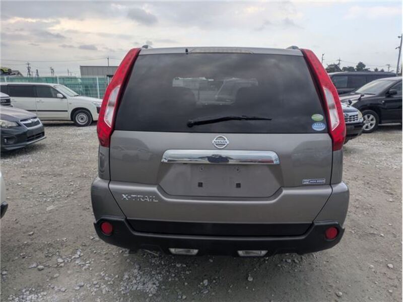 X-TRAIL