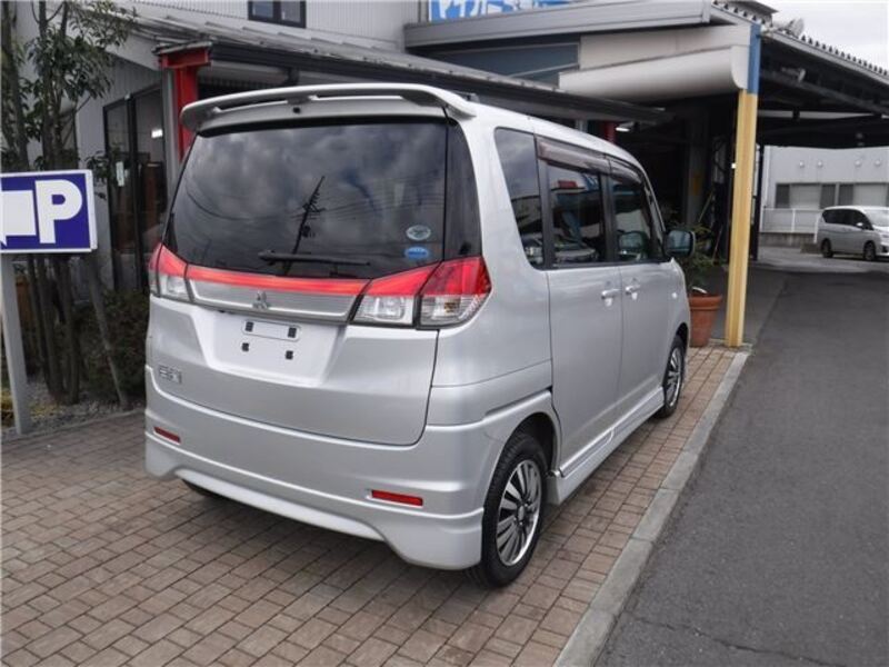 DELICA D2