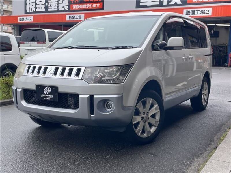 MITSUBISHI DELICA D5