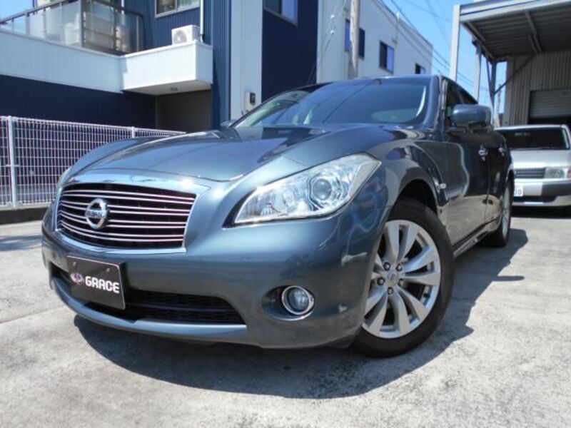 NISSAN FUGA
