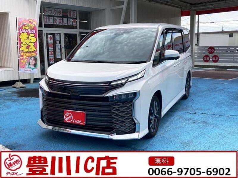 TOYOTA VOXY