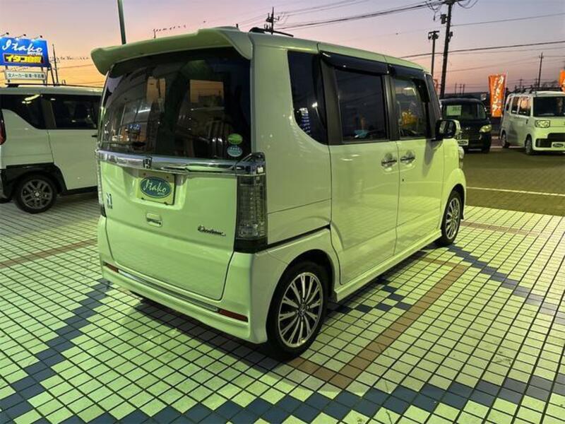 N BOX CUSTOM