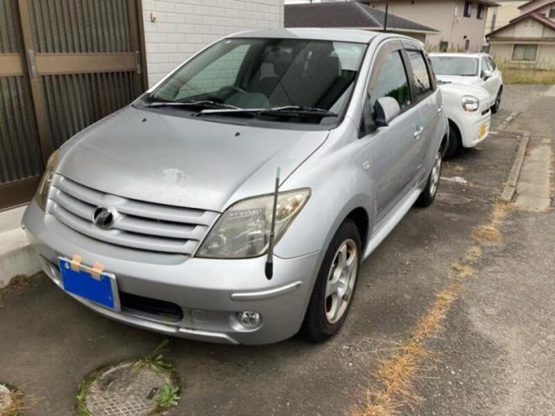 TOYOTA IST