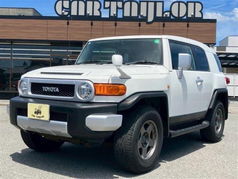 TOYOTA FJ CRUISER