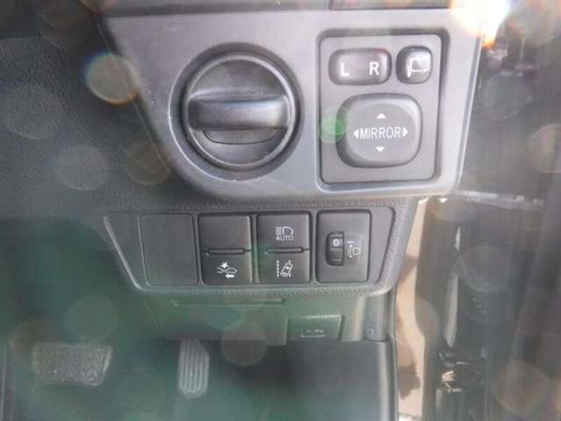 COROLLA AXIO