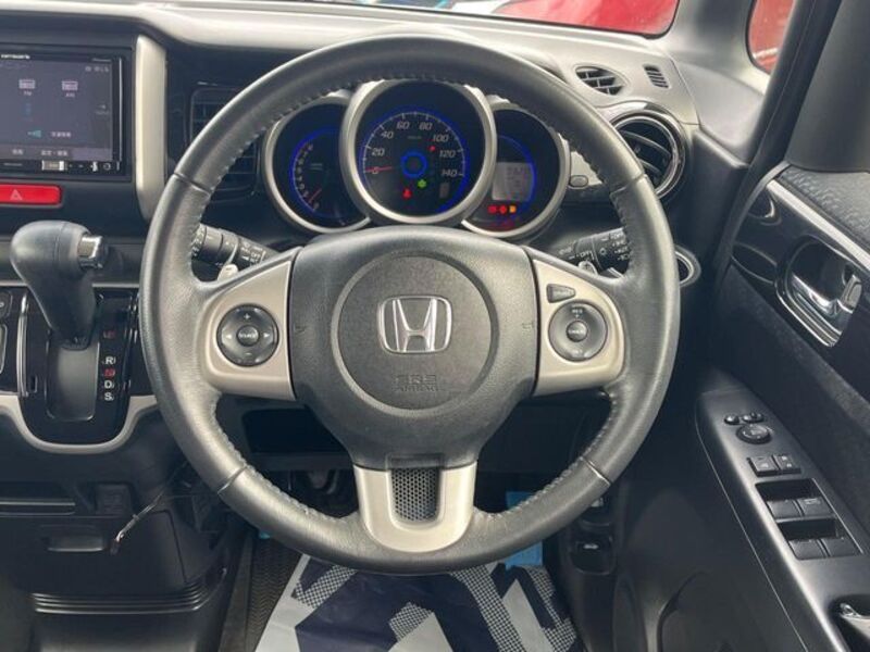 N BOX CUSTOM