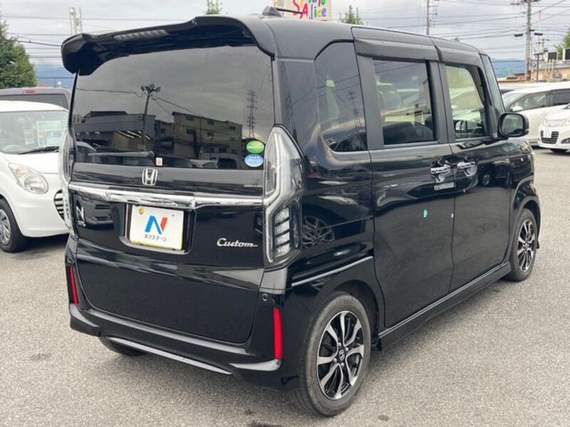 N BOX CUSTOM