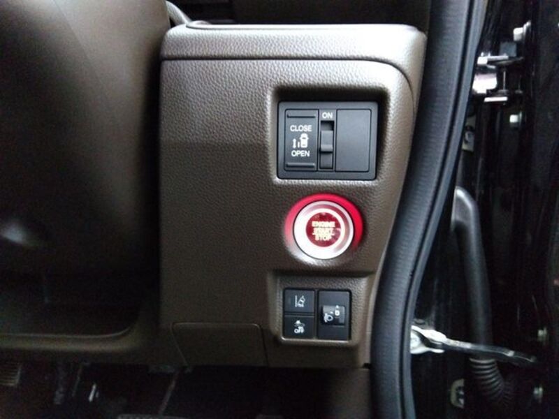 N BOX