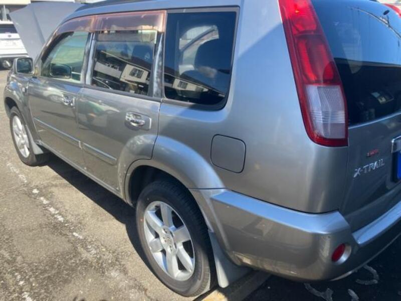 X-TRAIL