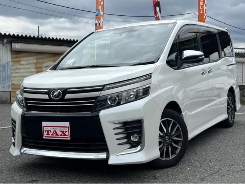 TOYOTA VOXY
