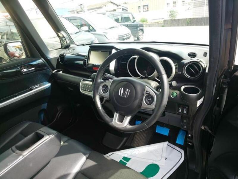 N BOX CUSTOM
