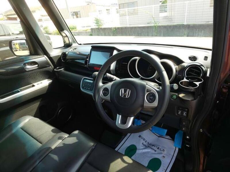 N BOX CUSTOM