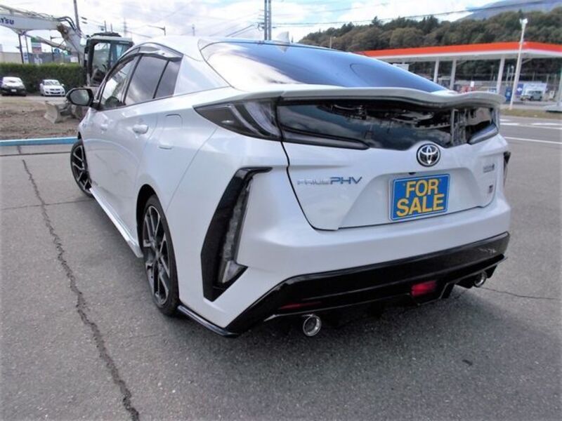 PRIUS PHV