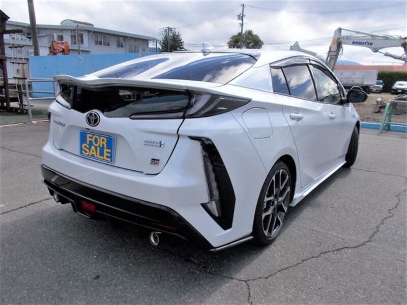PRIUS PHV