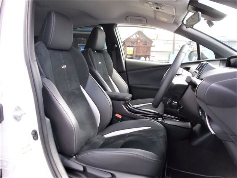 PRIUS PHV