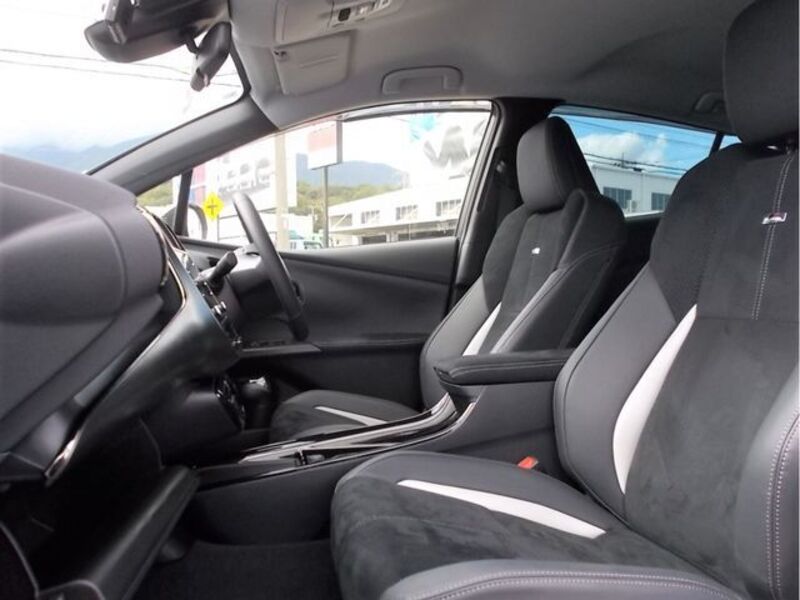 PRIUS PHV