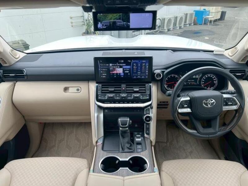 LAND CRUISER