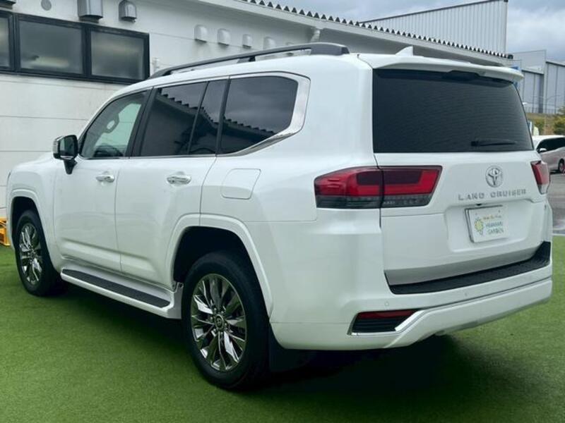 LAND CRUISER
