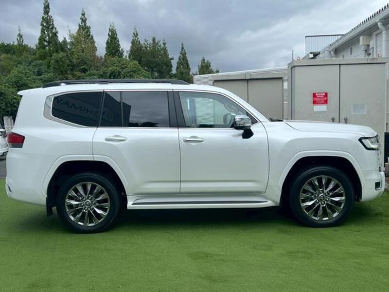 LAND CRUISER