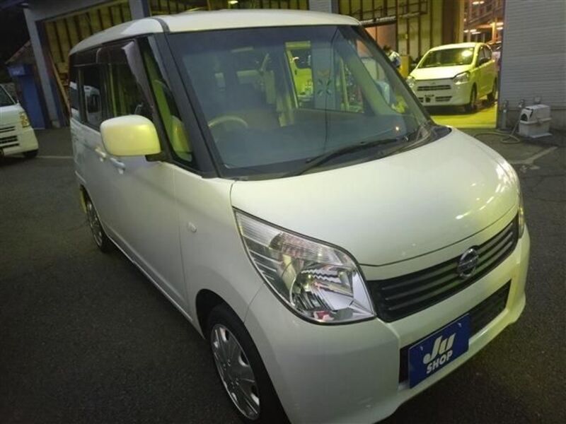 NISSAN ROOX