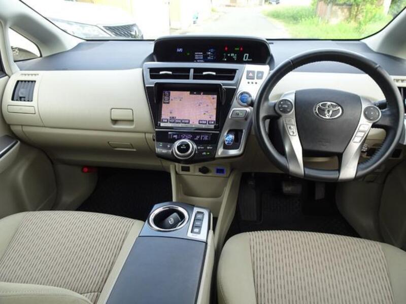 PRIUS ALPHA