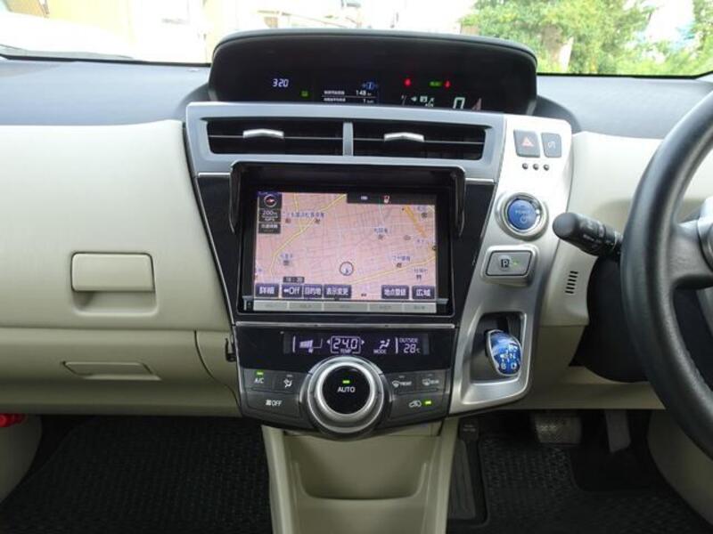 PRIUS ALPHA