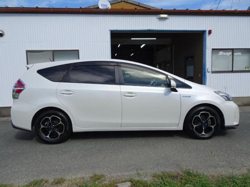 PRIUS ALPHA