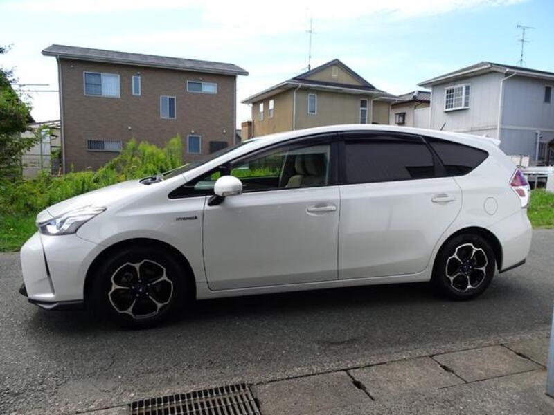 PRIUS ALPHA
