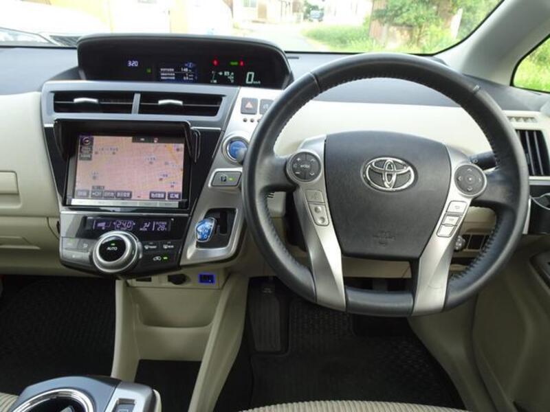 PRIUS ALPHA