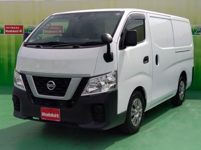 NV350 CARAVAN-0