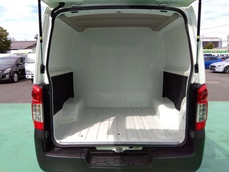 NV350 CARAVAN