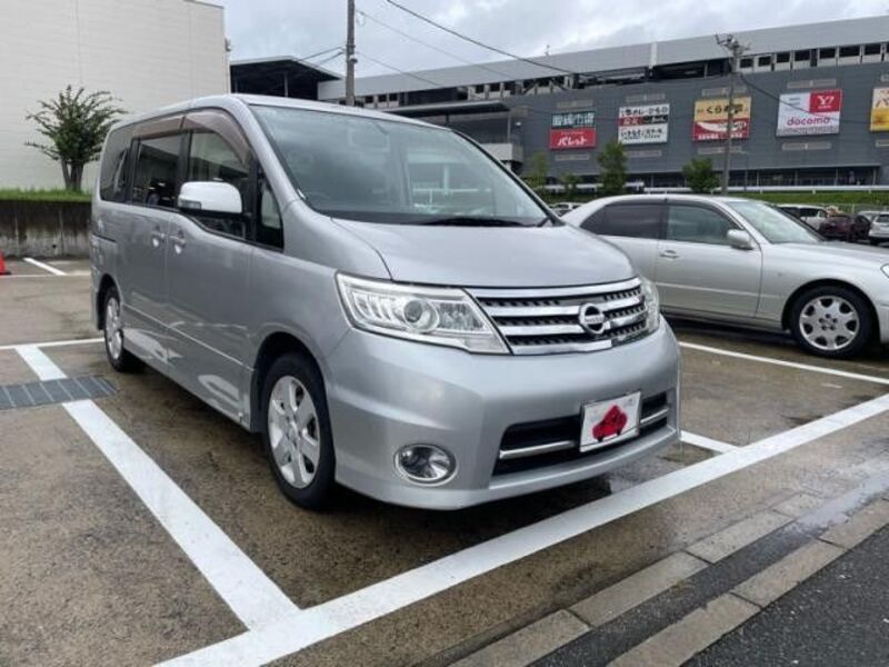 NISSAN SERENA