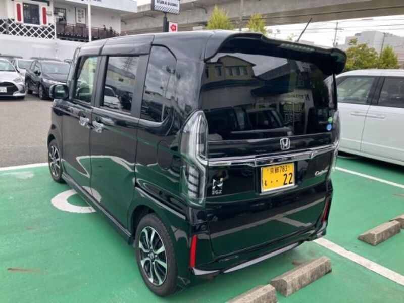 N BOX CUSTOM
