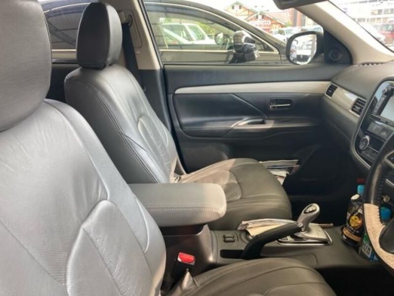 OUTLANDER PHEV