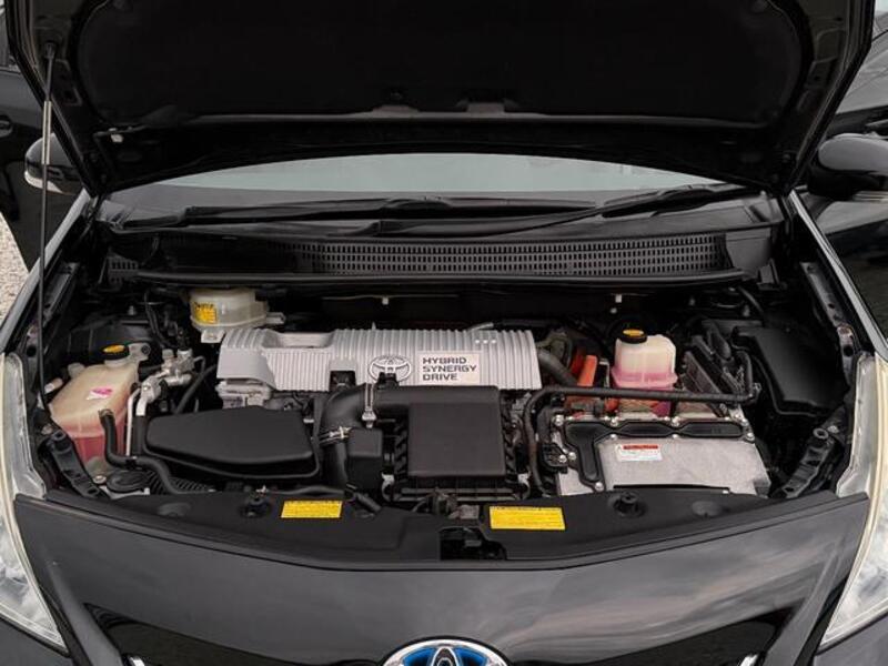 PRIUS ALPHA