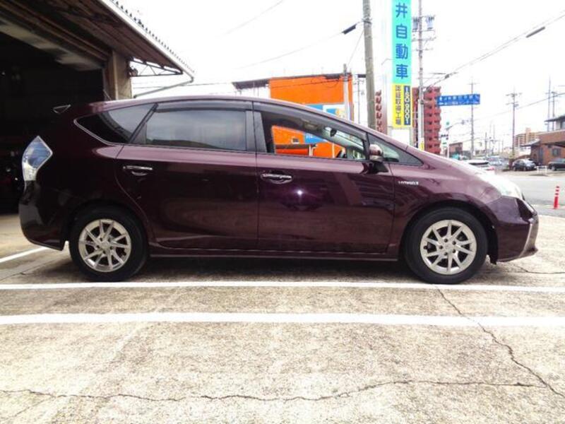 PRIUS ALPHA