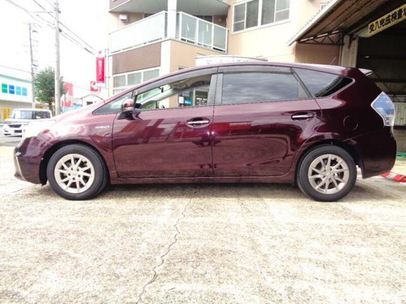 PRIUS ALPHA