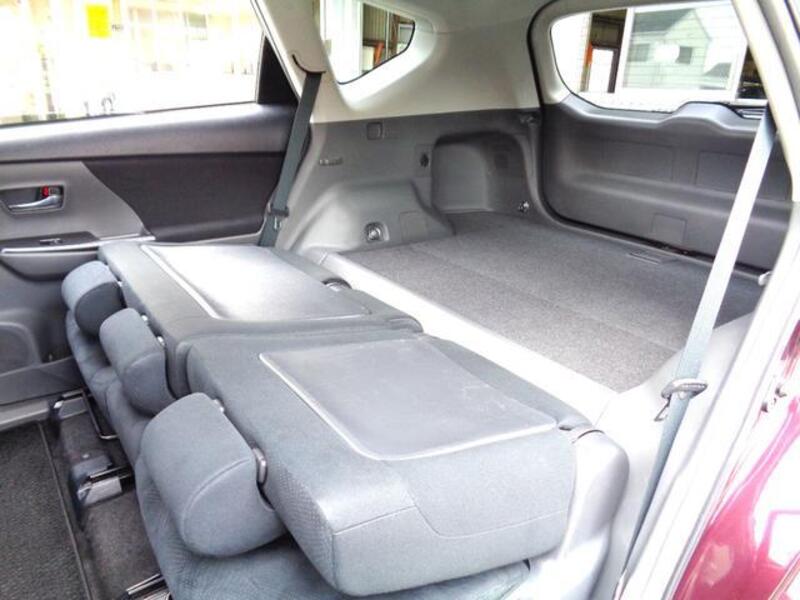 PRIUS ALPHA