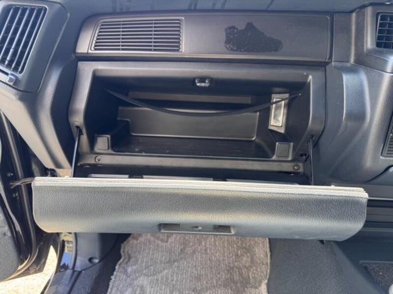 CROWN VAN