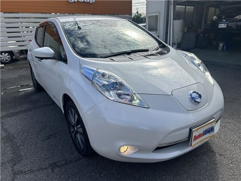 NISSAN LEAF