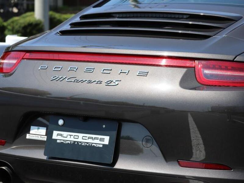 911