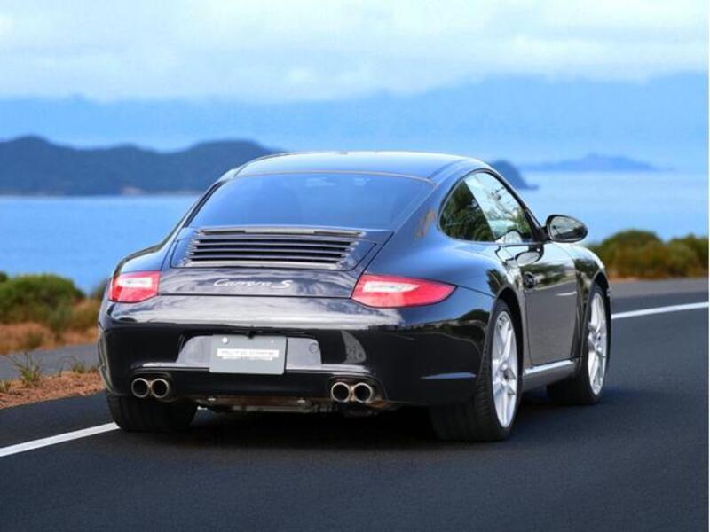 911
