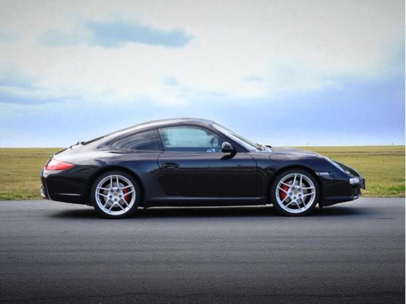 911