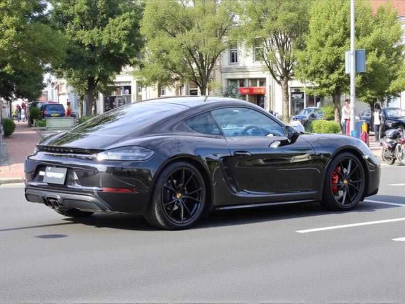 718 CAYMAN